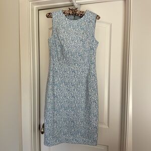 Elegant Blue and White Patterned Sleeveless Sheath Dress
